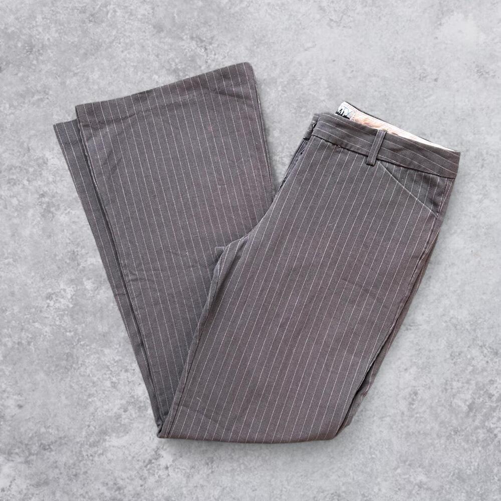 Y2K Gray Pinstripe Wide Leg Workwear Pants White Stripes Low Rise – Size Charlot